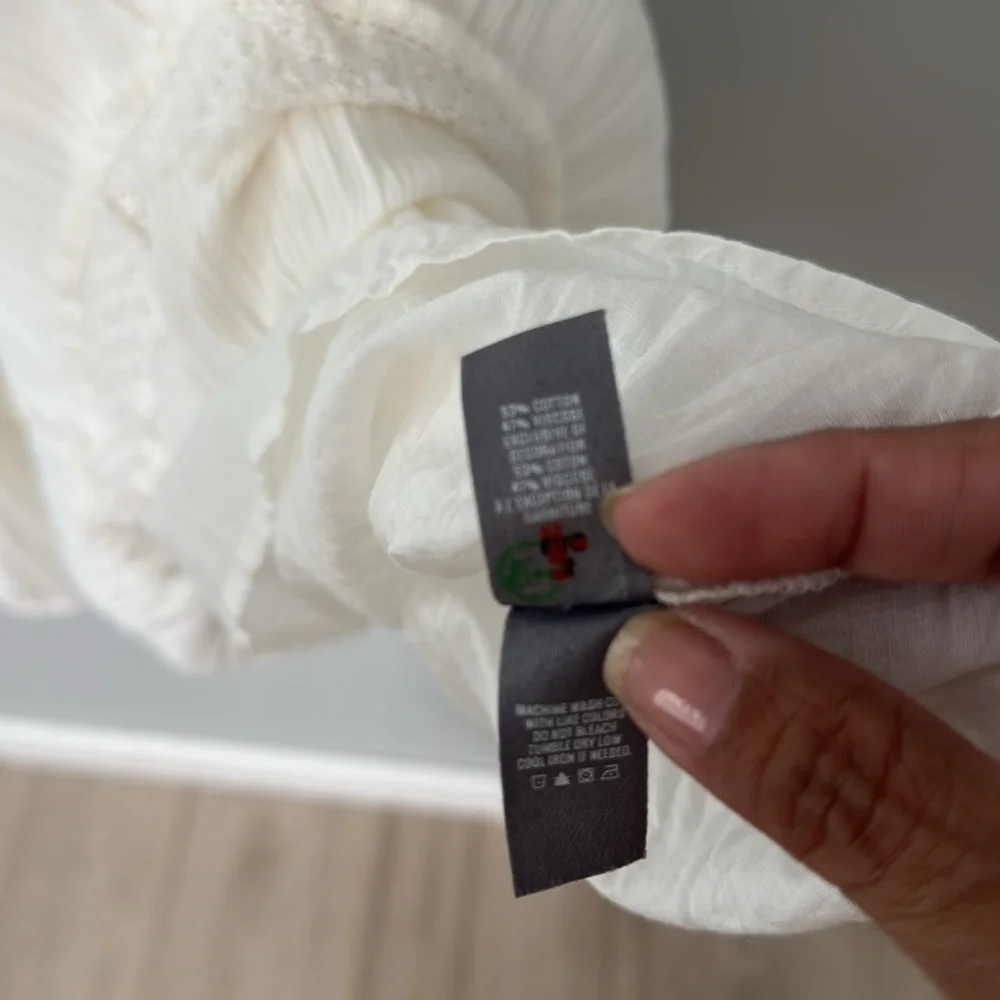 Aerie Women's White Button-Front Dress
Cottage Core Romantic Travel Size M - Picture 5 of 11